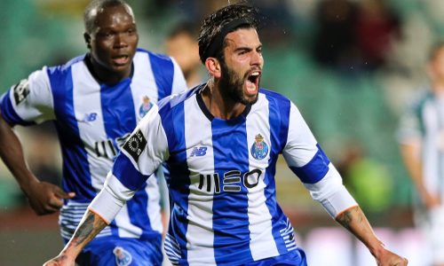 Anciens Nantais : Oliveira délivre Porto