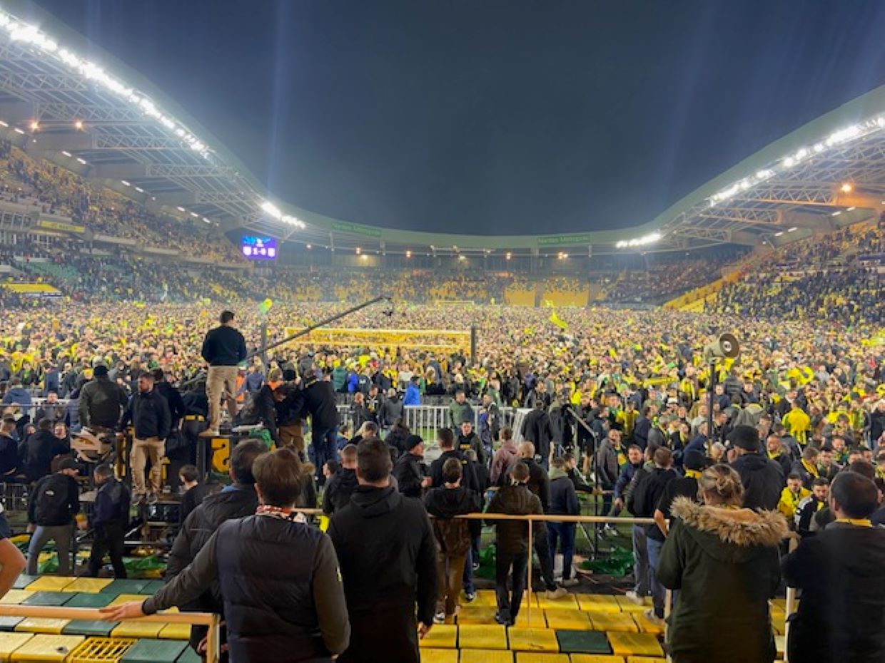 FC Nantes-Olympique Lyonnais 1/0 : une vague jaune emporte les lyonnais
