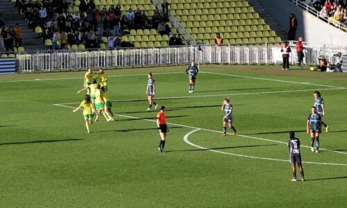 FCN-OM(3-0) : Du soleil, la Ola et trois zéro